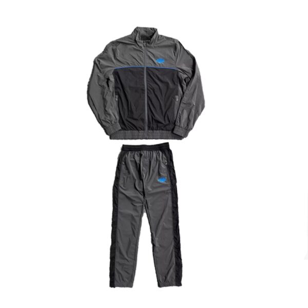 SYNA WORLD WINDBREAKER