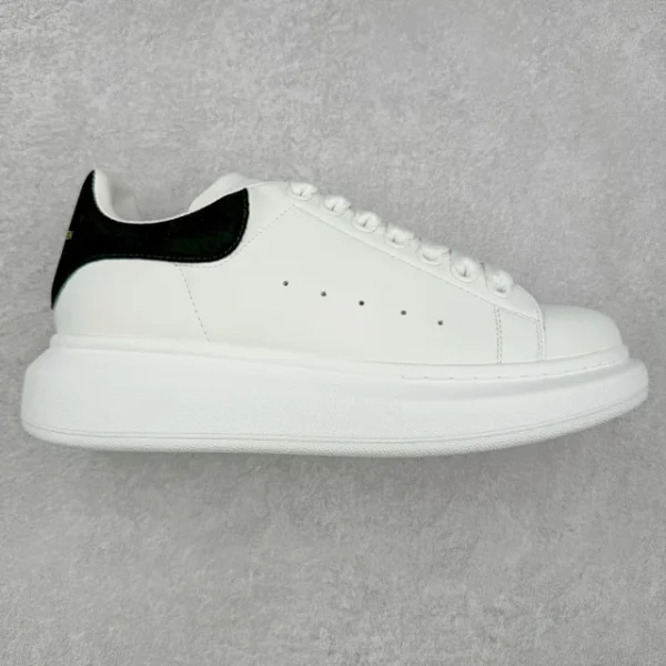 MCQUEEN Velvet Black